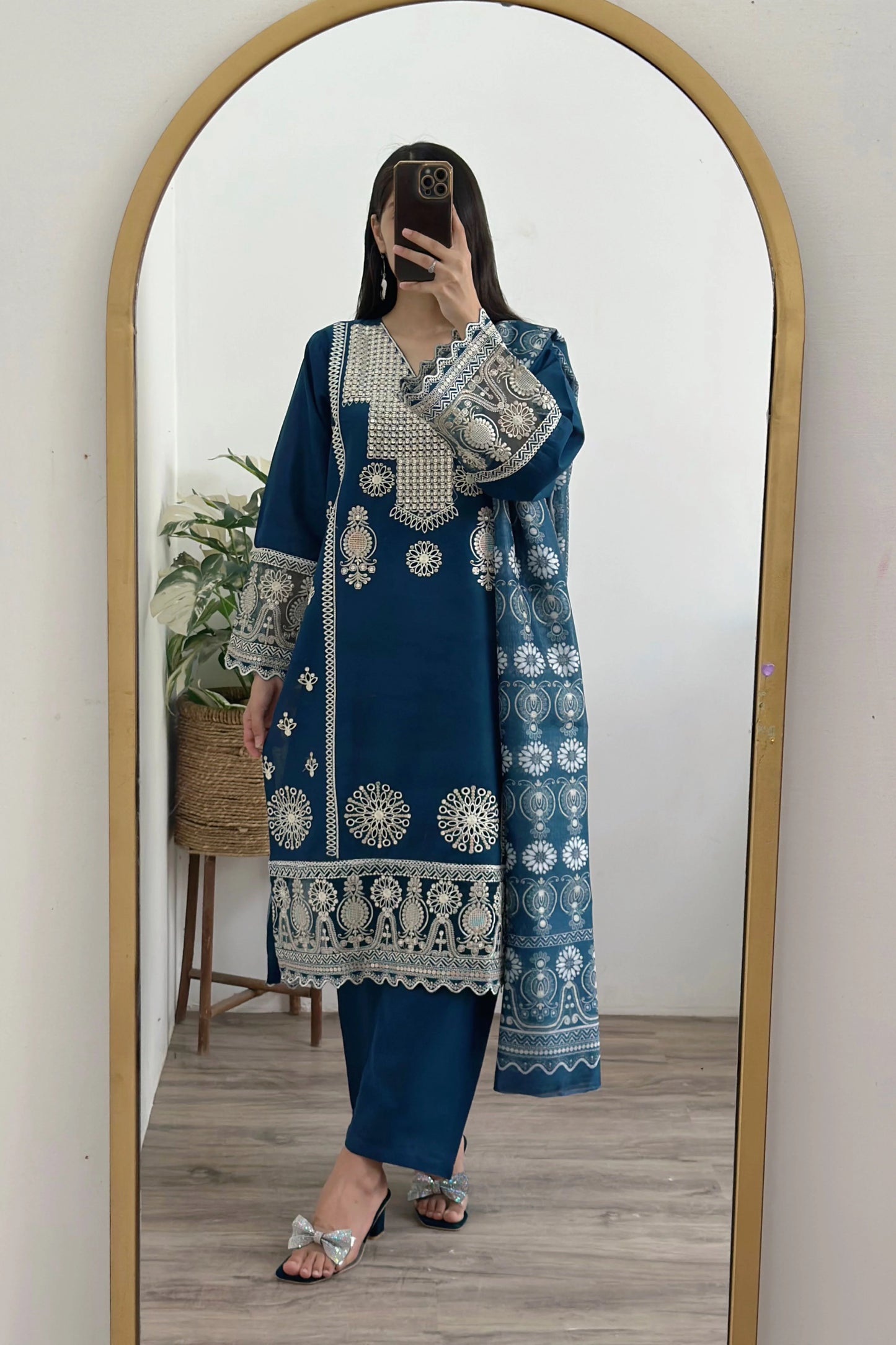 Larisa Zinc Embroidered 3Pcs