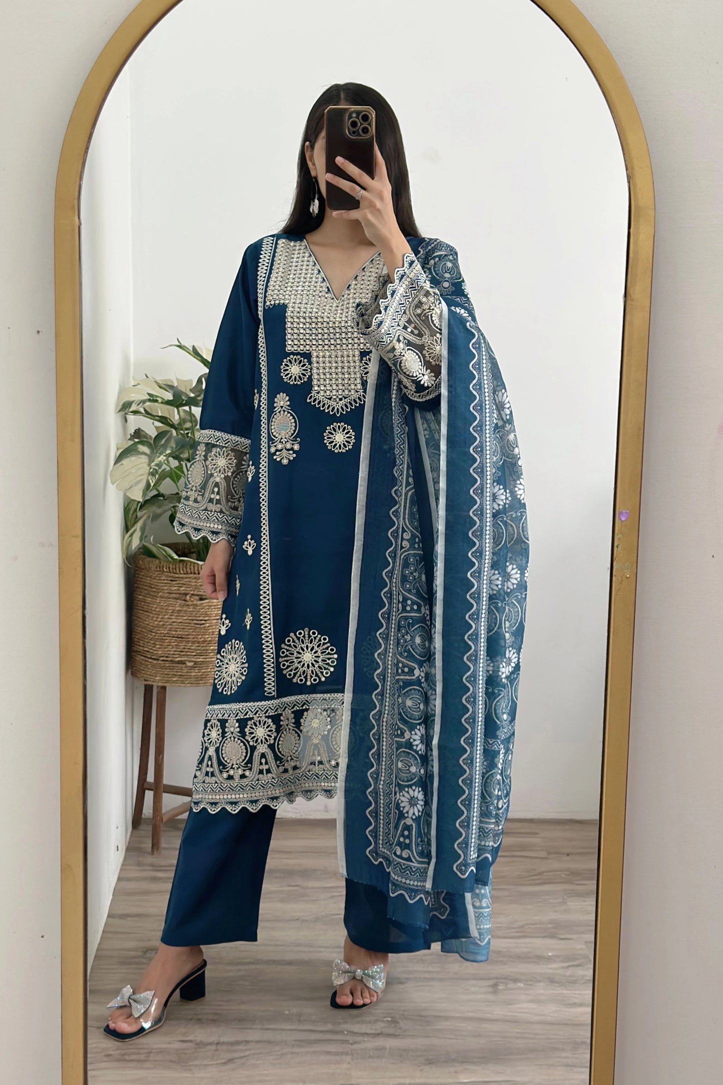 Larisa Zinc Embroidered 3Pcs