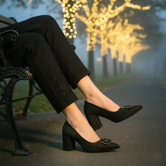 Onic Black women court shoes